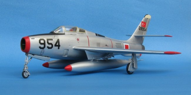 f 84a - 03.jpg